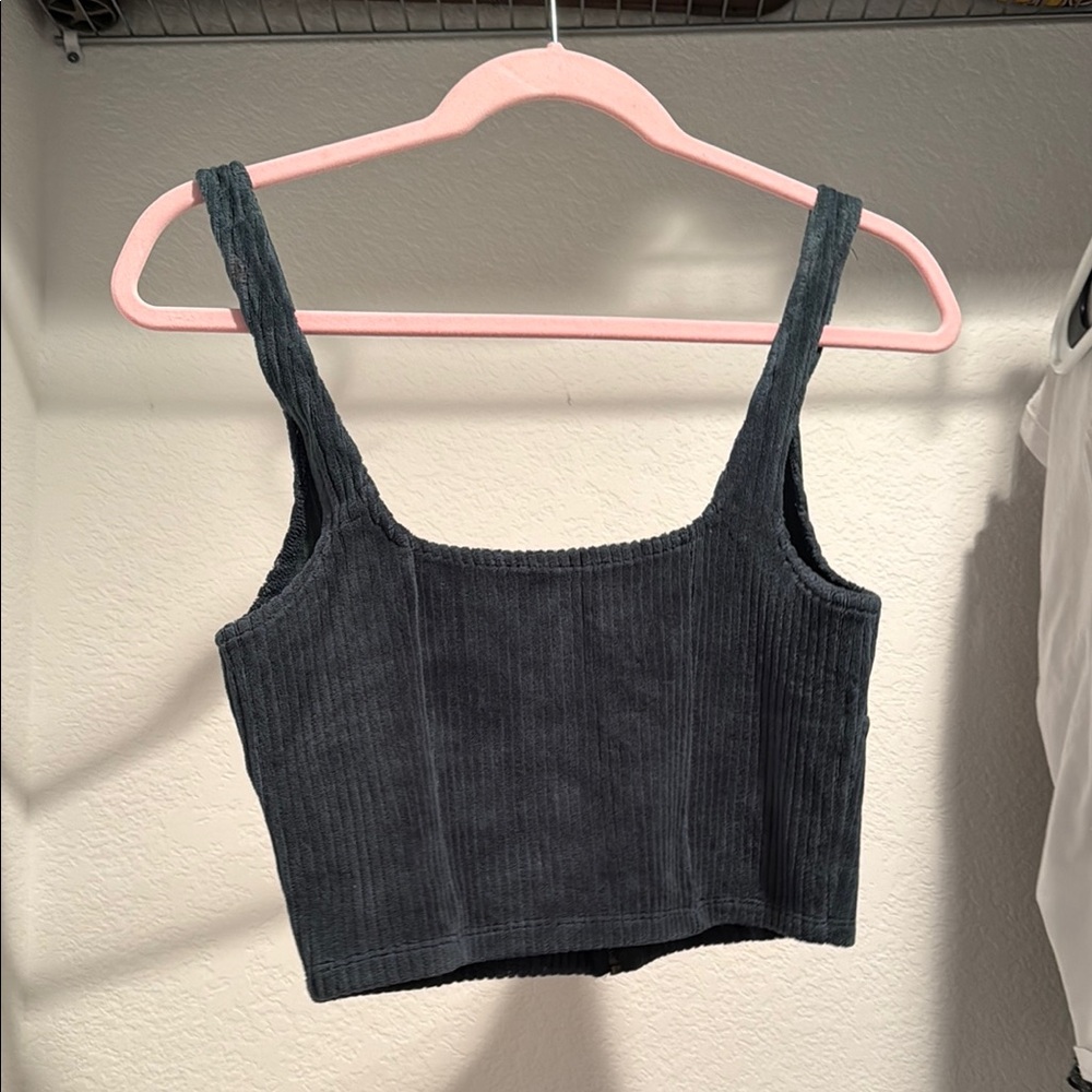 Black Ribbed Crop Tank Top - Picture 3 of 4